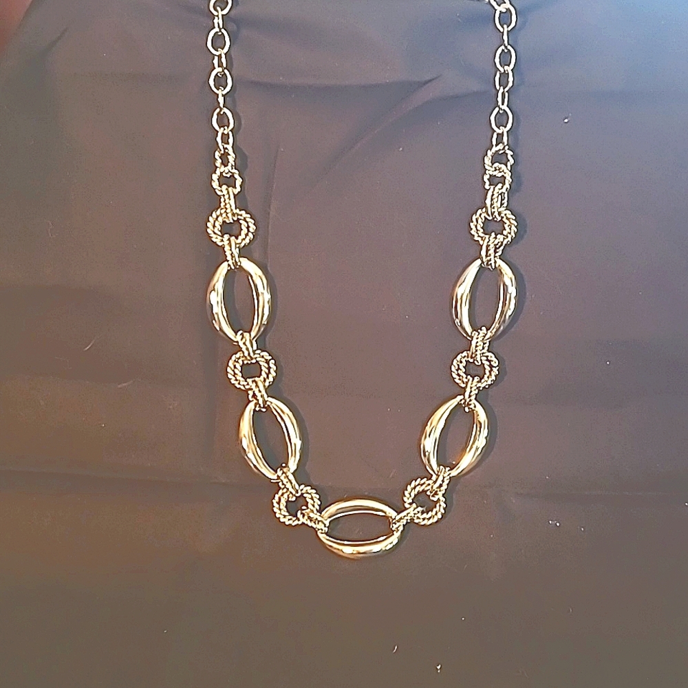 Silver-tone link necklace